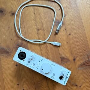 Arturia MiniFuse 1 Audio Interface - White